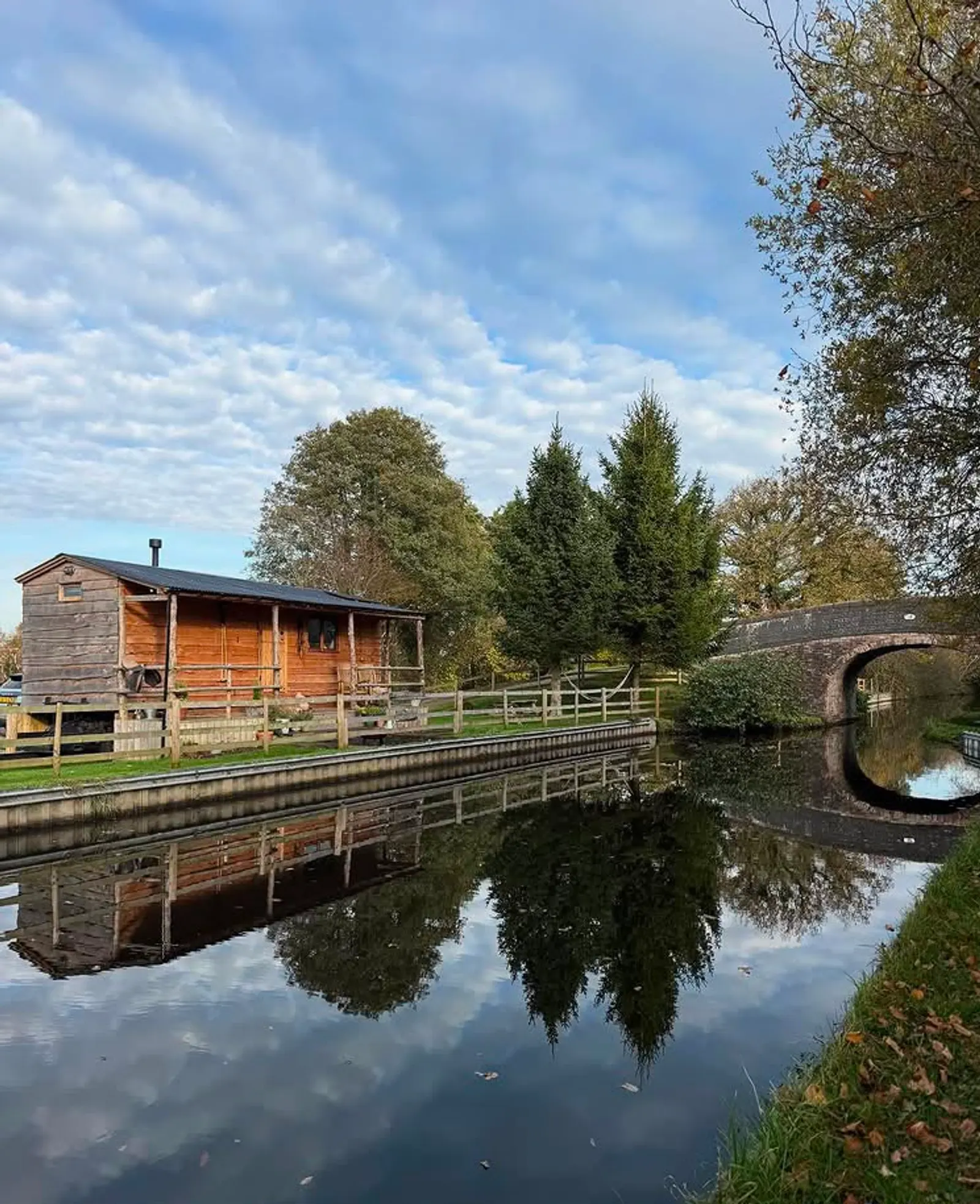 Canalside Cabin at Little Ranch Glamping